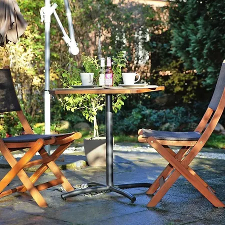 Διαμέρισμα Mit Schoenem Garten In